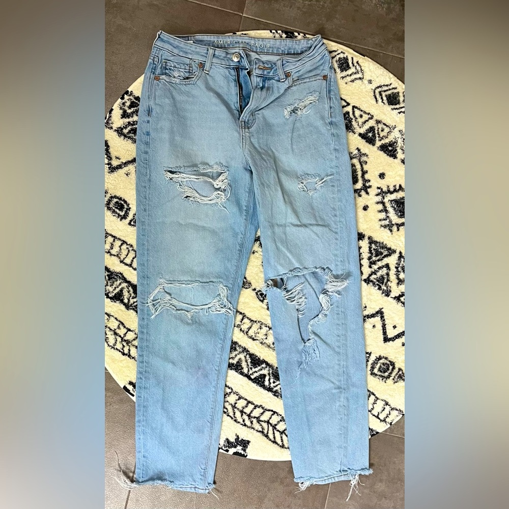 American Eagle distressed jeans